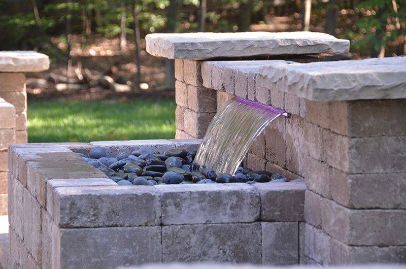 Blue Thumb Stainless Medium Formal Falls 28"